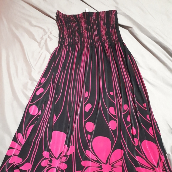 Like new womens floral sundress - Picture 3 of 3